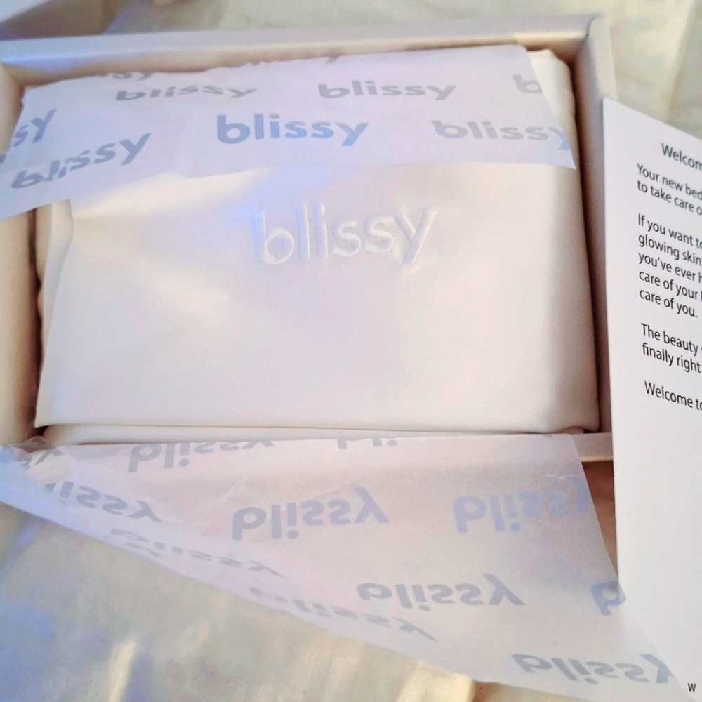 Two Boxes Blissy 100%Mulberry silk queen size pillow cases White New